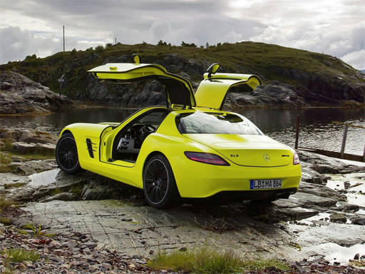 Play Mercedes-Benz SLS E-Cell  Puzzle