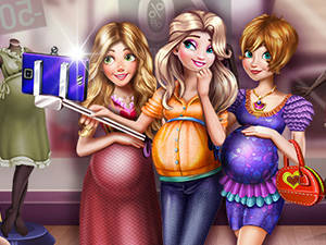 Play Princesses Pregnant Selfie